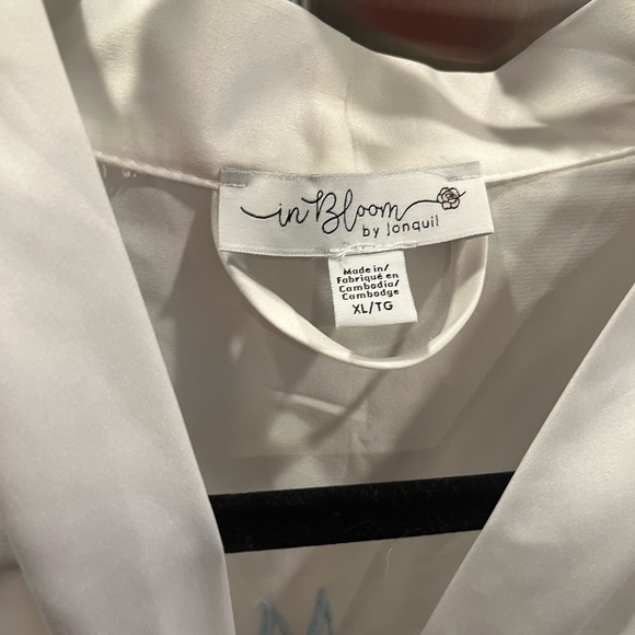 ‘The Mrs.’ Wedding Getting Ready Robe - Picture 5 of 5